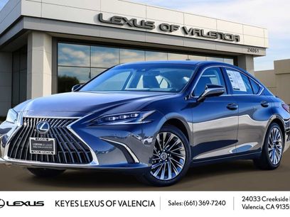 Certified 2025 Lexus ES 300h w/ Accessory Package (Z1)