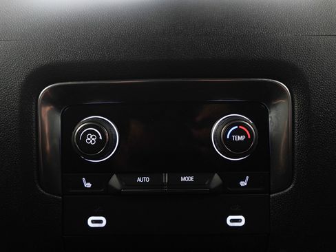 Used 2024 Chevrolet Tahoe Premier AWD/4WD image 15