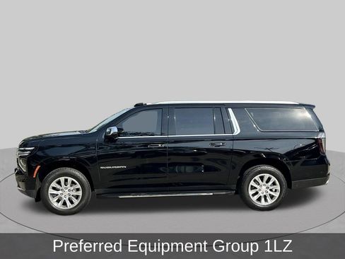 Used 2025 Chevrolet Suburban Premier w/ Sun And Tow Package AWD/4WD image 3