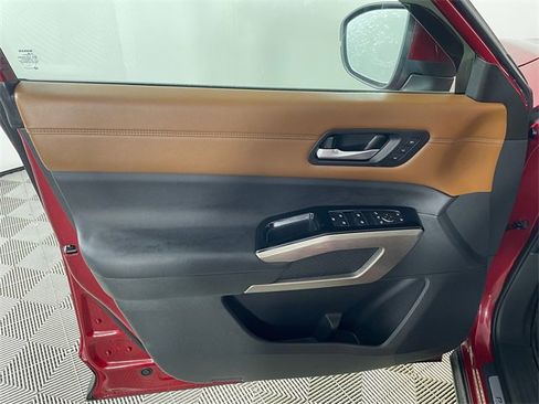 Used 2023 Nissan Pathfinder Platinum w/ Cargo Package image 15