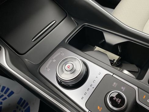 New 2025 Kia Sorento EX image 25