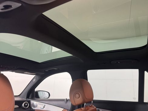 Used 2020 Mercedes-Benz GLC 300 4MATIC image 15