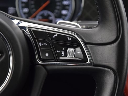 Used 2020 Bentley Bentayga Design Series AWD/4WD image 25