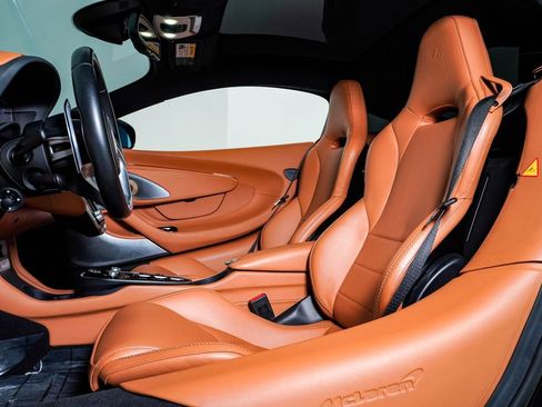 Used 2023 McLaren GT RWD image 21