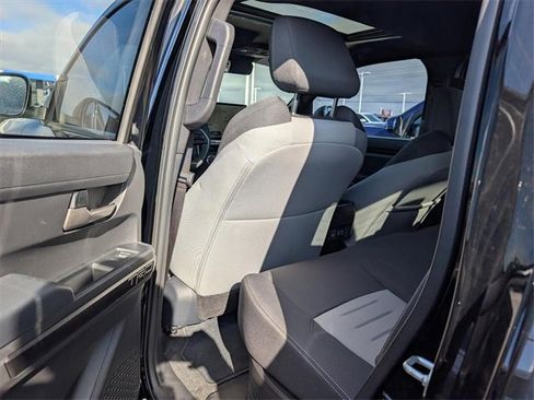 Used 2025 Toyota Tacoma TRD Sport image 15