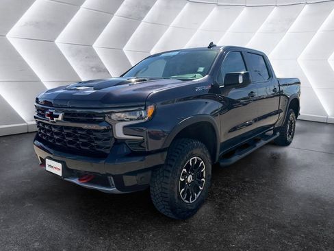 Used 2024 Chevrolet Silverado 1500 ZR2 image 3