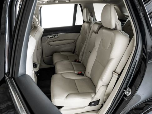 Used 2020 Volvo XC90 T5 Momentum image 42