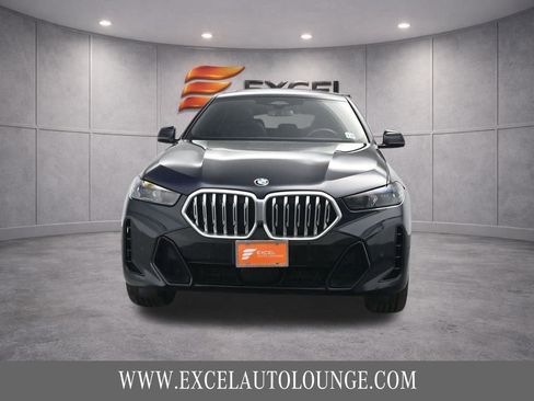 Used 2024 BMW X6 xDrive40i w/ Parking Assistance Package AWD/4WD image 12