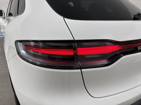 Certified 2025 Porsche Macan image 18