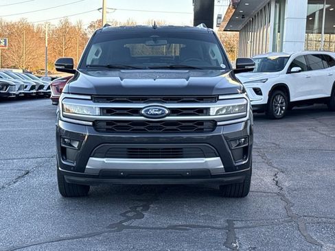 Used 2022 Ford Expedition XLT image 17
