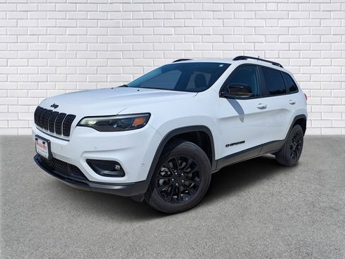 Used 2023 Jeep Cherokee Altitude Lux image 1