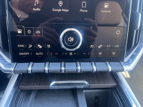 Used 2025 GMC Acadia Denali image 33