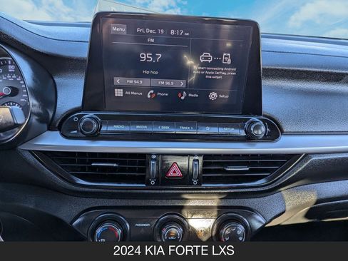 Used 2024 Kia Forte LXS image 18