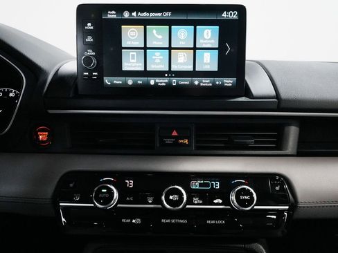 Used 2025 Honda Pilot EX-L image 19