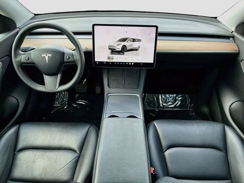 Used 2022 Tesla Model Y Long Range AWD/4WD image 27