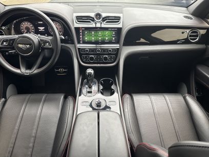 Used 2022 Bentley Bentayga