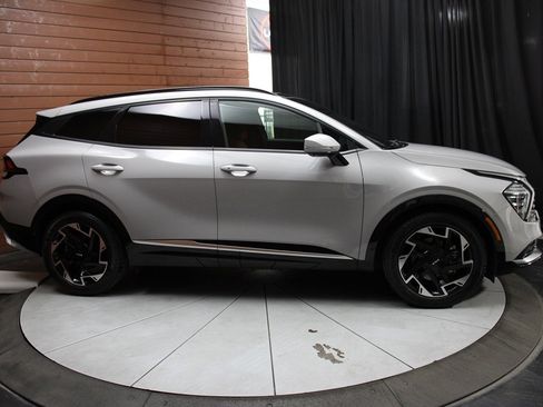 Used 2023 Kia Sportage SX image 19
