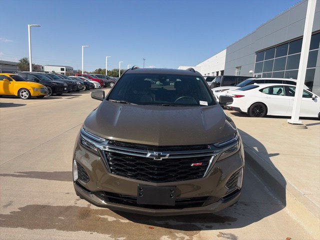 Used 2023 Chevrolet Equinox RS FWD image 2