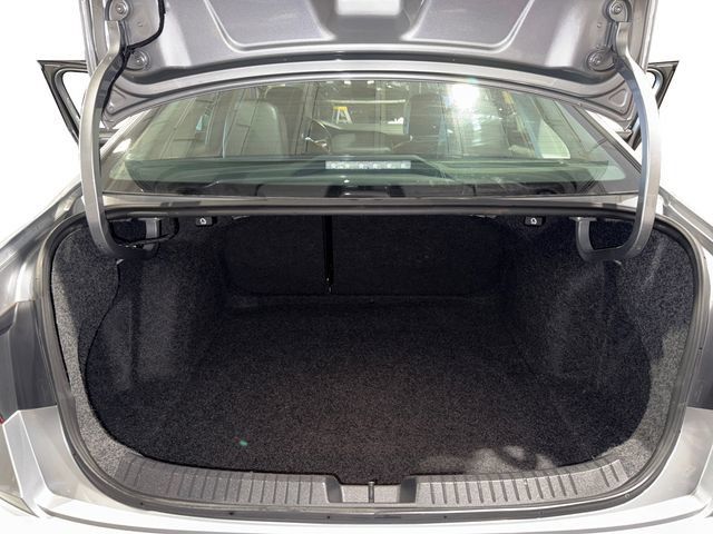 Used 2024 Volkswagen Jetta SE FWD image 23