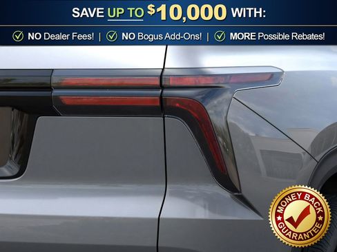 New 2026 Chevrolet Traverse LT w/ Driver Confidence Package image 16