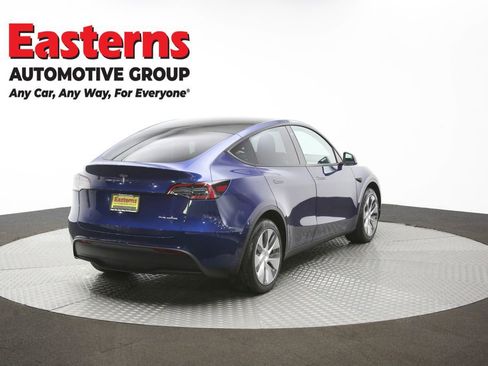 Used 2022 Tesla Model Y Long Range image 34