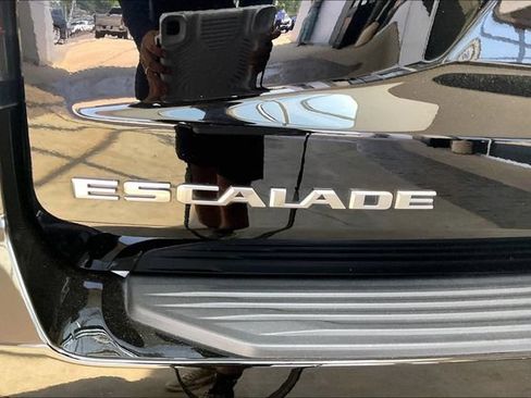Used 2024 Cadillac Escalade Sport w/ Touring Package AWD/4WD image 23
