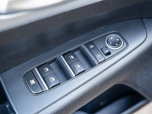 Used 2023 Kia Forte LX image 19