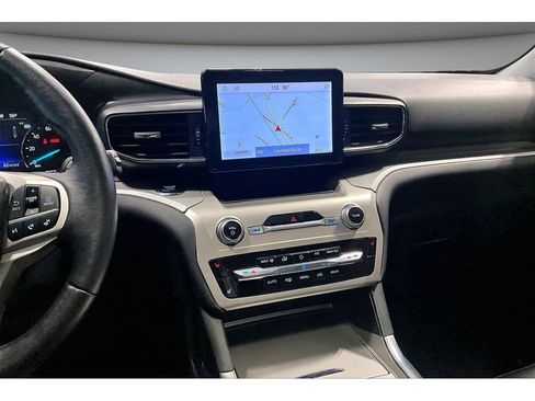 Used 2023 Ford Explorer XLT w/ Equipment Group 202A image 7