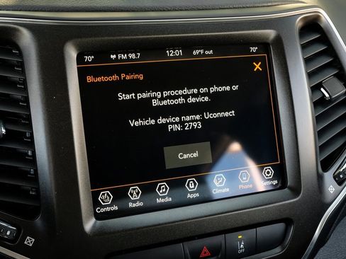 Used 2022 Jeep Cherokee Trailhawk w/ Premium Leather Package image 38