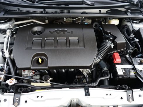 Used 2017 Toyota Corolla L image 9