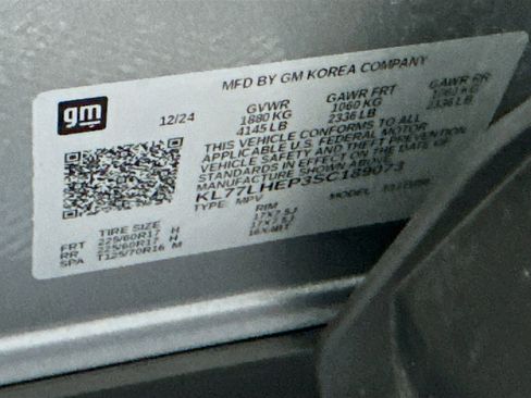 Used 2025 Chevrolet Trax LT FWD image 12