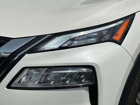 Used 2023 Nissan Rogue SV AWD/4WD image 13