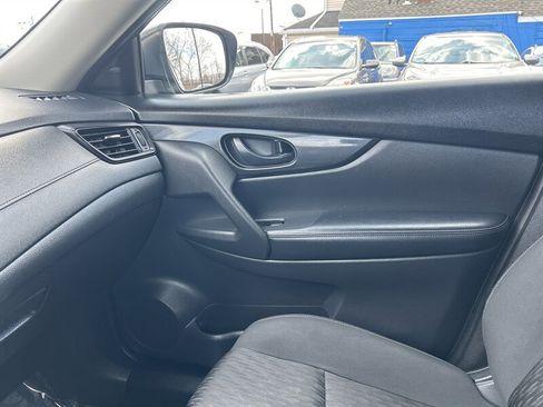 Used 2020 Nissan Rogue S image 12