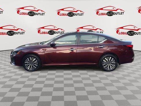 Used 2023 Nissan Altima 2.5 SV w/ SV Premium Package AWD/4WD image 5