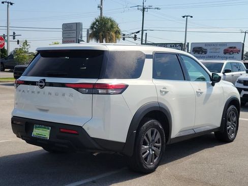 Used 2025 Nissan Pathfinder S FWD image 6