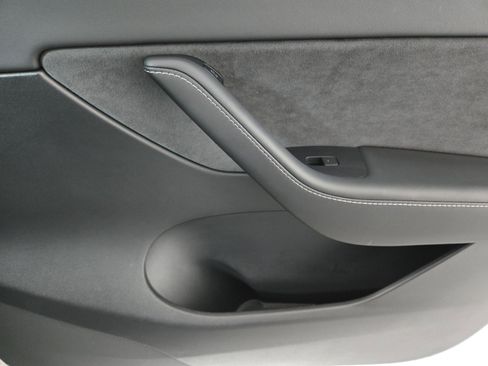 Used 2022 Tesla Model Y Performance image 19