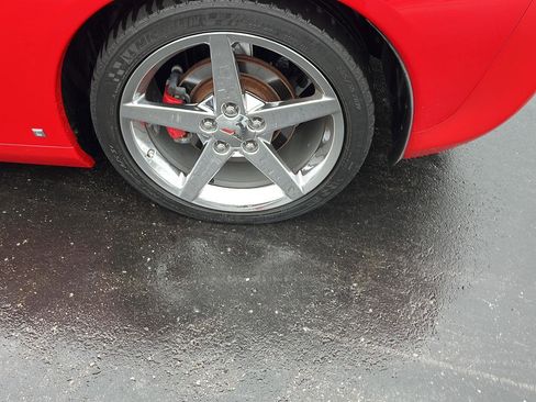 Used 2007 Chevrolet Corvette Convertible w/ Preferred Equipment Group RWD image 32