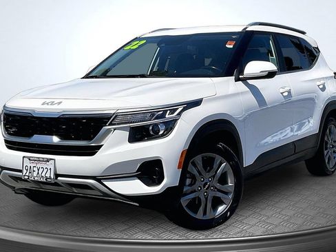 Certified 2022 Kia Seltos S FWD image 1