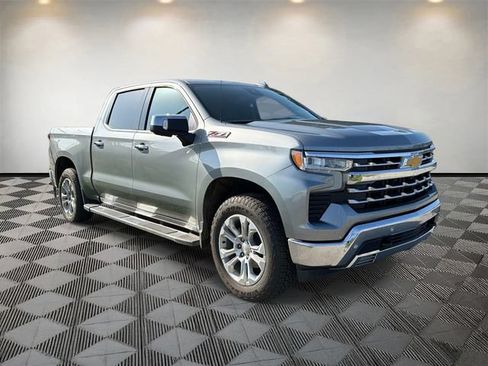 Used 2023 Chevrolet Silverado 1500 LTZ AWD/4WD image 3