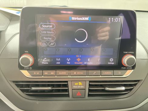 Used 2022 Nissan Altima 2.5 SV FWD image 18