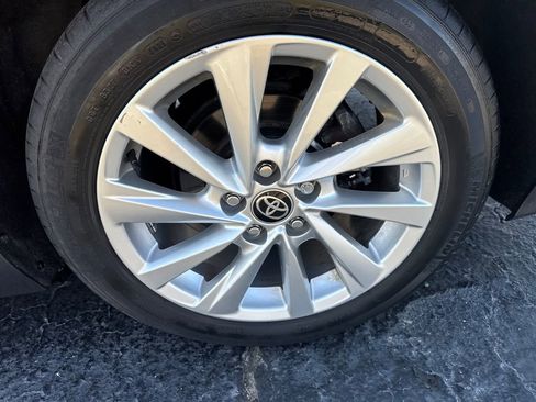 Used 2021 Toyota Camry LE AWD/4WD image 12