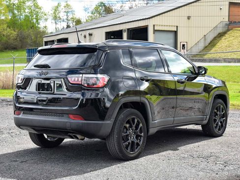 Certified 2021 Jeep Compass Latitude w/ Sun and Sound Group AWD/4WD image 3