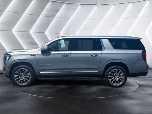 Certified 2025 GMC Yukon XL Denali AWD/4WD image 2