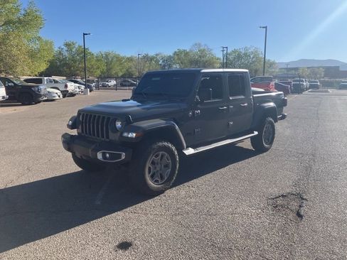 Used 2020 Jeep Gladiator Sport w/ Quick Order Package 24S AWD/4WD image 2