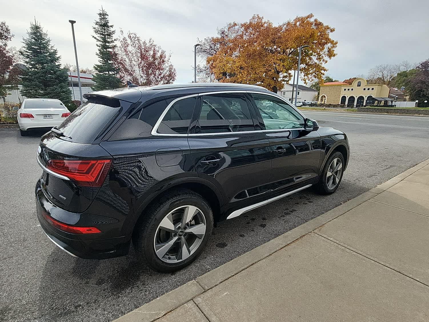 Used 2023 Audi Q5 2.0T Premium Plus w/ Premium Plus Package AWD/4WD image 9
