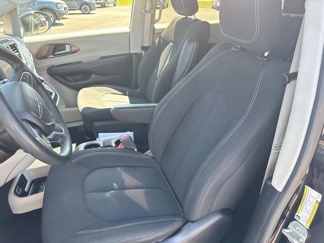 Used 2023 Chrysler Voyager LX FWD image 29