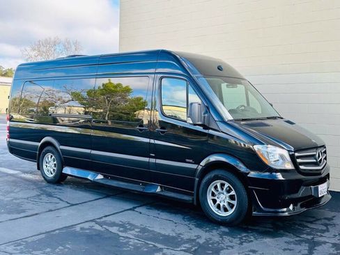 Used 2014 Mercedes-Benz Sprinter 2500 image 2