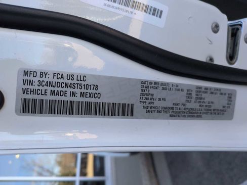 Used 2025 Jeep Compass Limited image 33