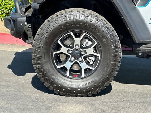 Used 2023 Jeep Wrangler Unlimited Rubicon 4xe AWD/4WD image 25