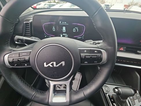 Certified 2024 Kia Sportage EX image 12